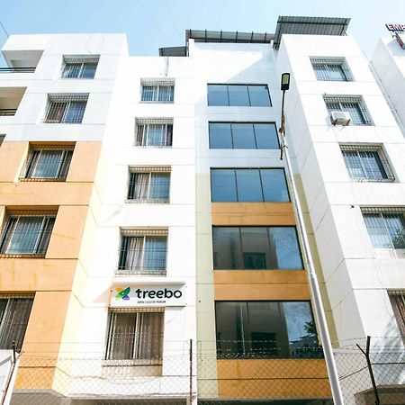 Отель Treebo Empire Executive Premium, Hinjewadi Хинджавади Экстерьер фото