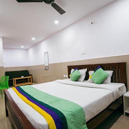 Отель Treebo Empire Executive Premium, Hinjewadi Хинджавади Экстерьер фото