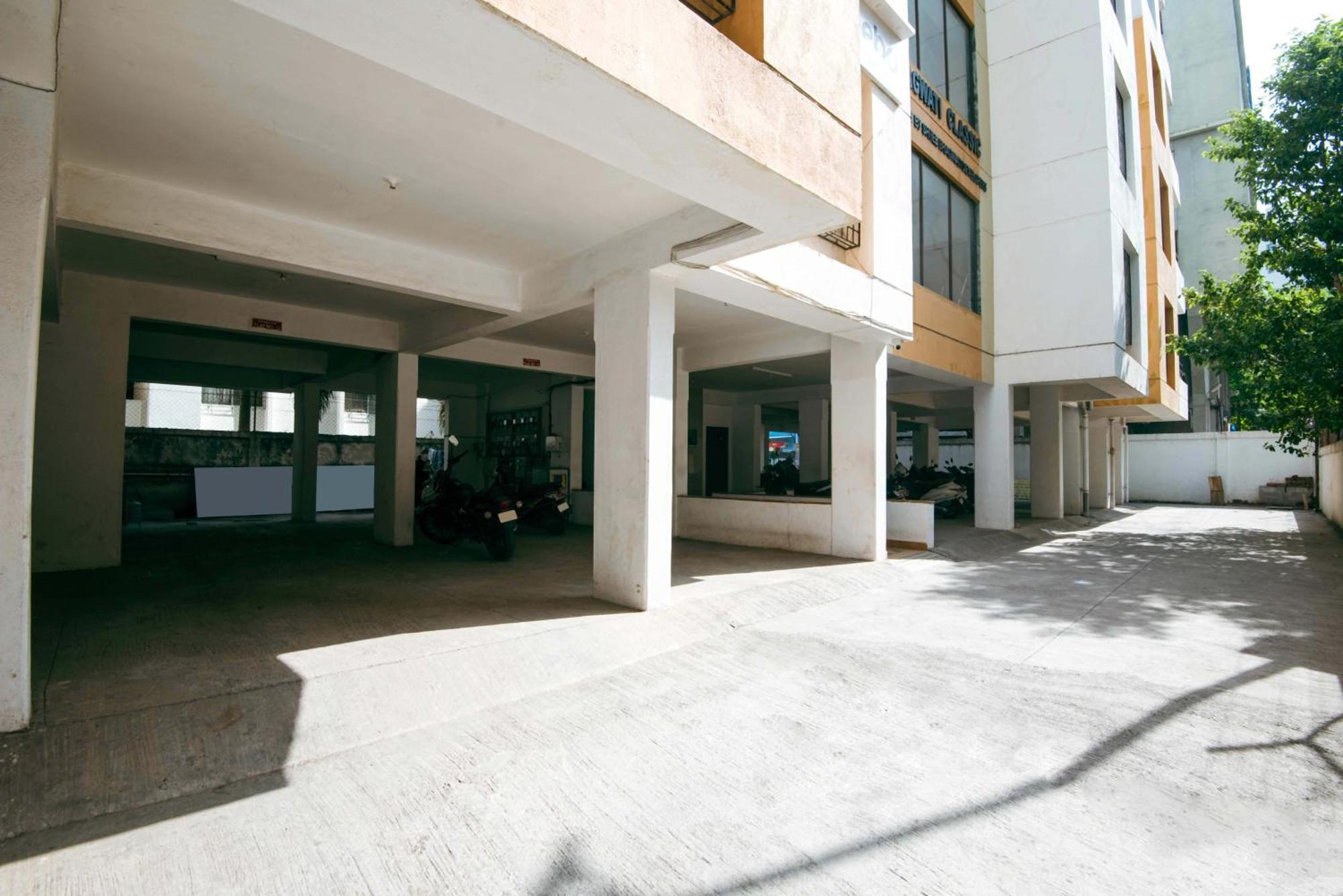 Отель Treebo Empire Executive Premium, Hinjewadi Хинджавади Экстерьер фото