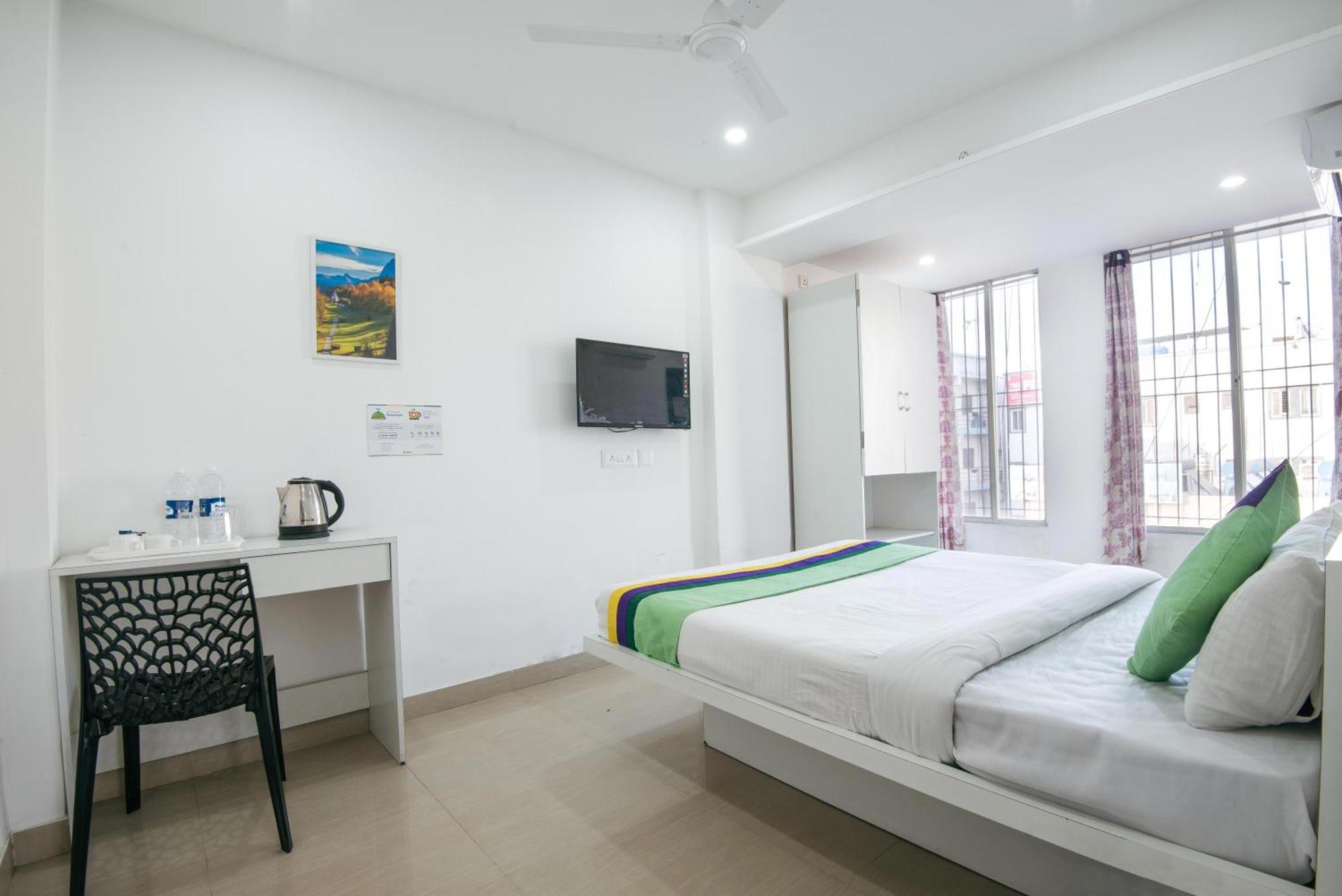 Отель Treebo Empire Executive Premium, Hinjewadi Хинджавади Экстерьер фото