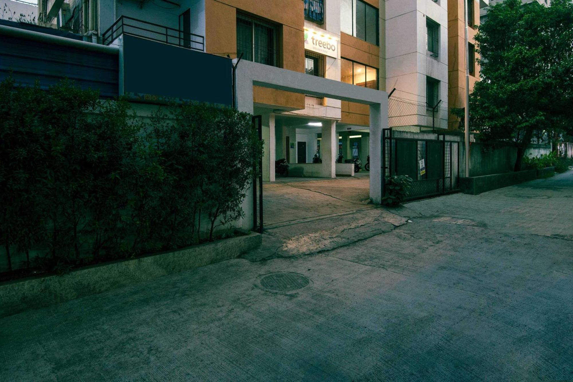 Отель Treebo Empire Executive Premium, Hinjewadi Хинджавади Экстерьер фото