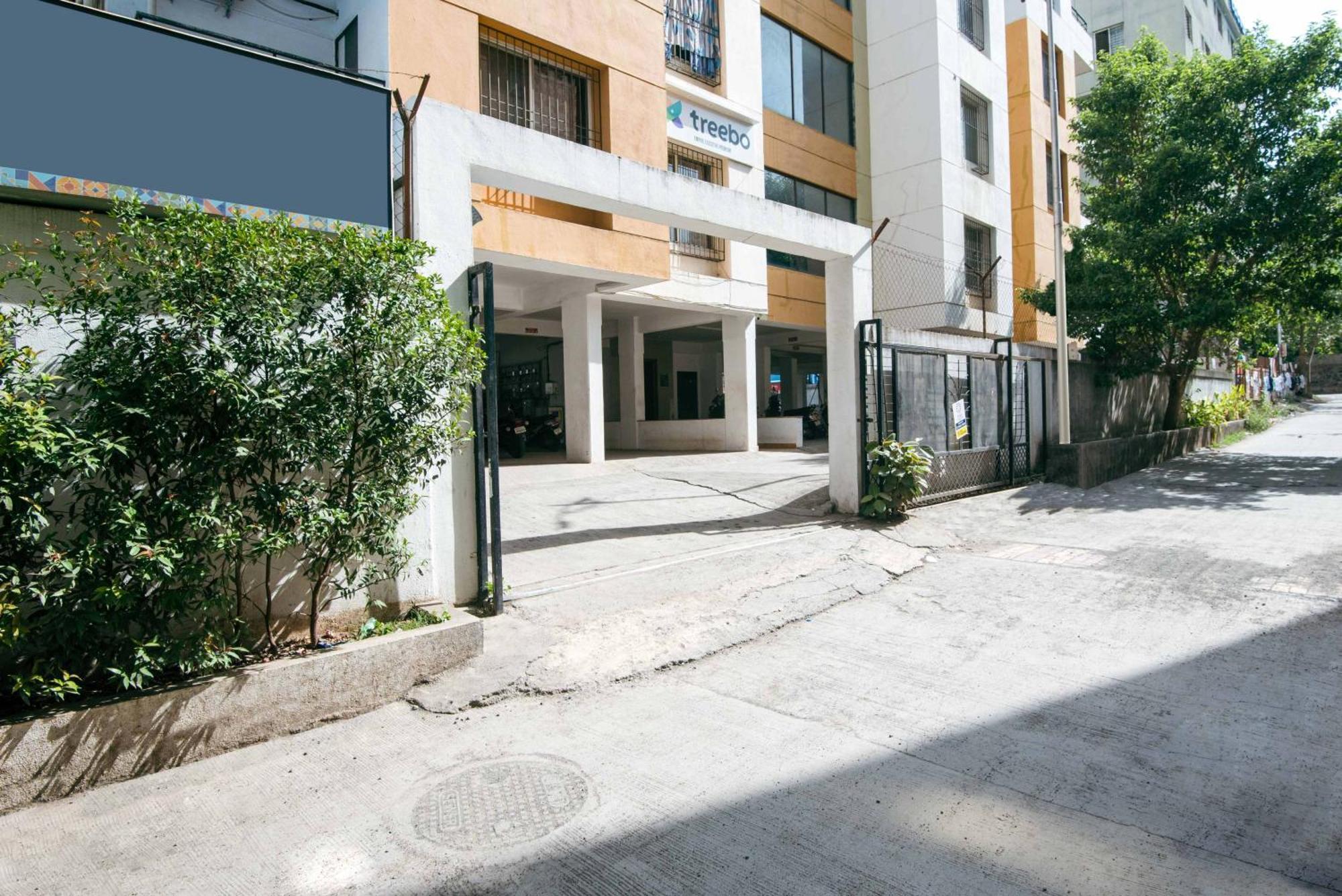 Отель Treebo Empire Executive Premium, Hinjewadi Хинджавади Экстерьер фото